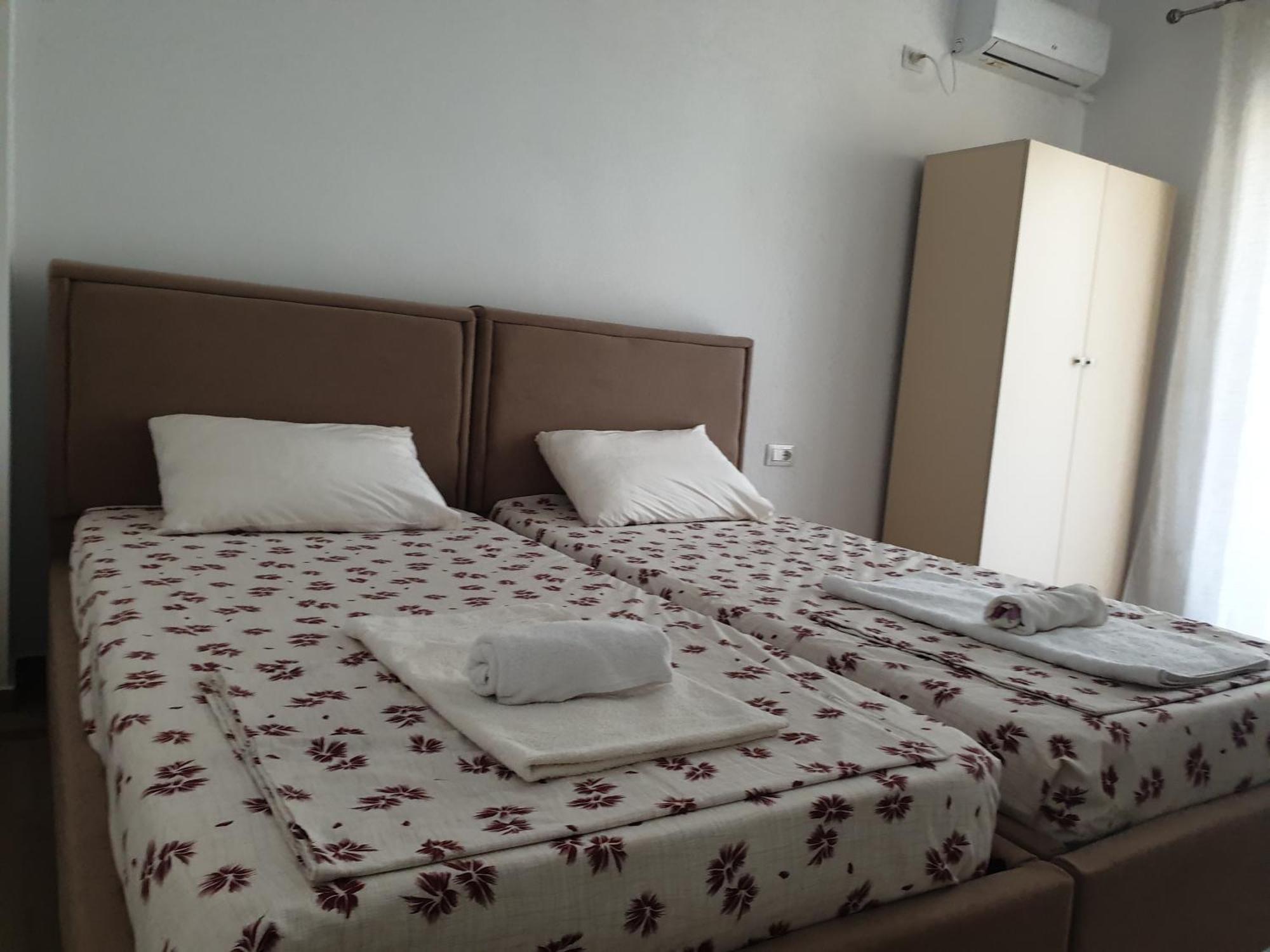 Rooms By George Dhermi Luaran gambar